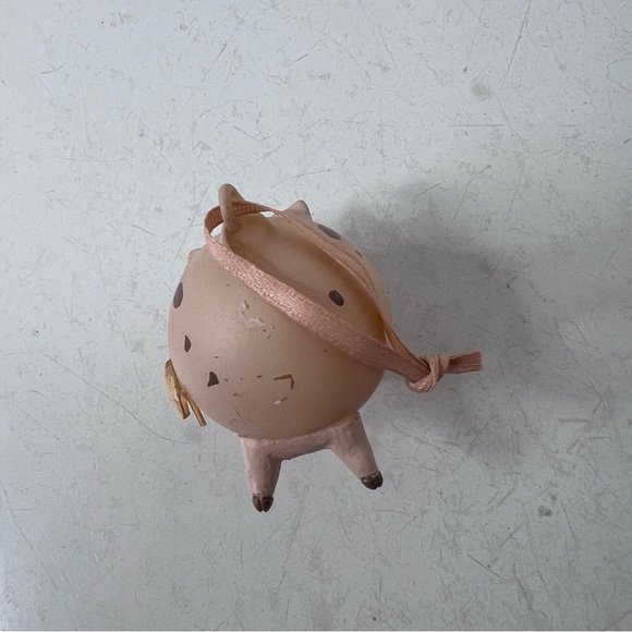 Pink Pig round ornament - Picture 8 of 12